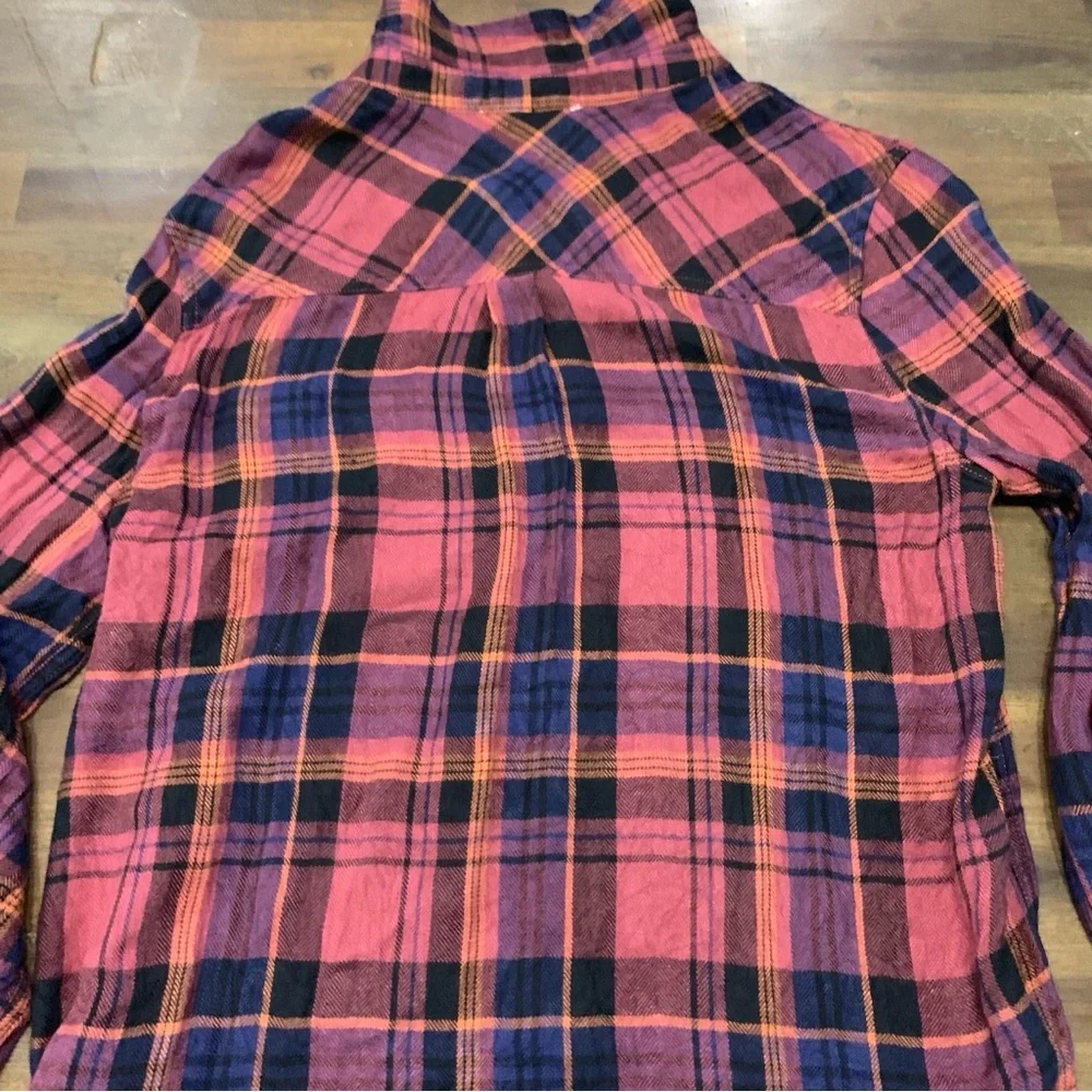 Beach Lunch Lounge multicolored plaid flannel long sleeve button down shirt EUC - Picture 13 of 13